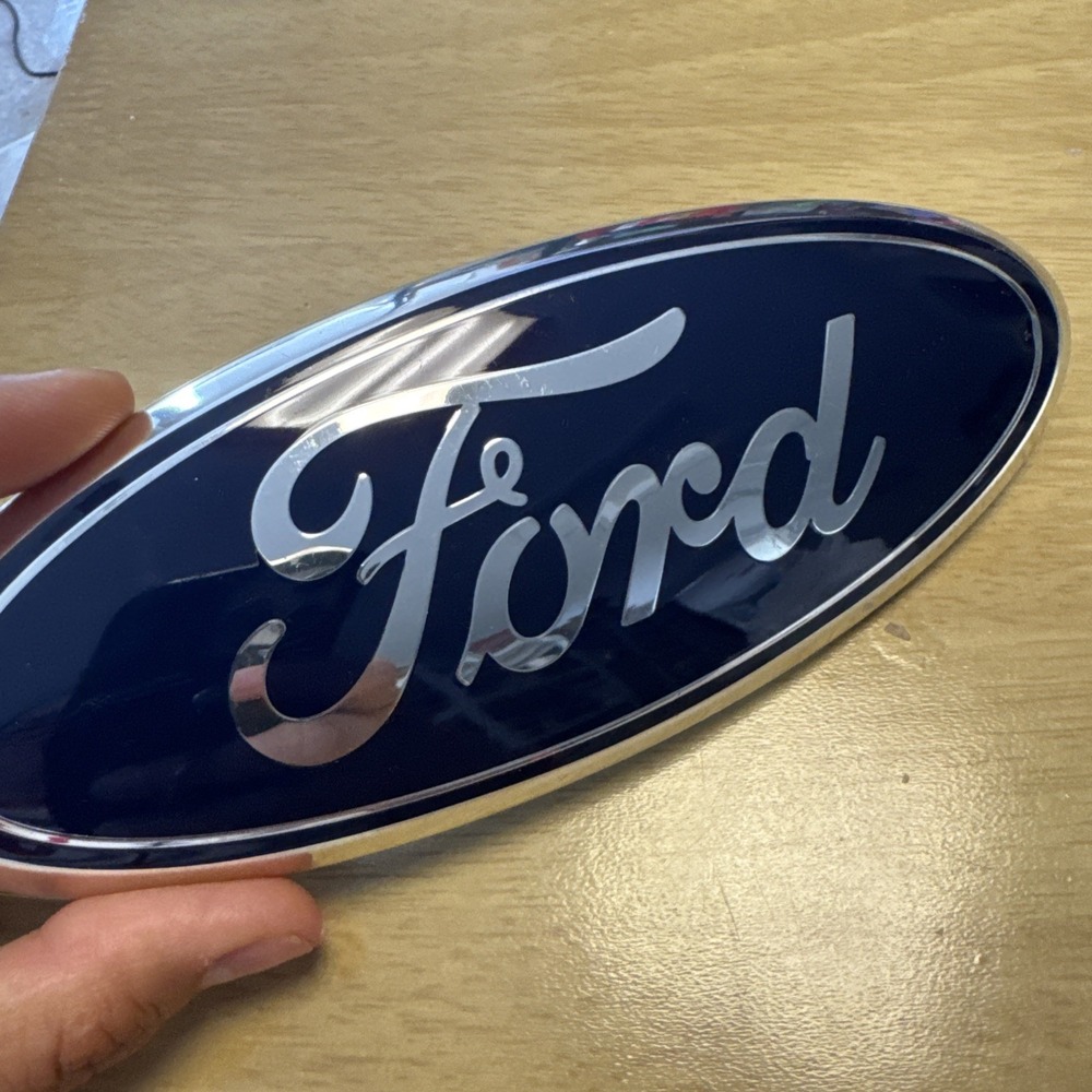 NEW 06,07,08,09,10,11,12 Ford Fusion Grille OEM Emblem (Broken)
